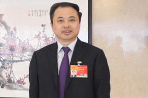 全國人大代表、天能集團(tuán)張?zhí)烊危航ㄗh優(yōu)化鉛蓄電池產(chǎn)業(yè)財稅政策